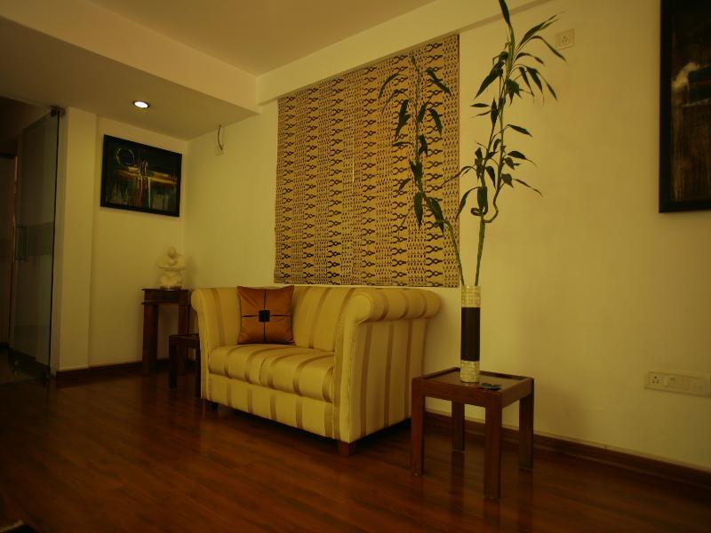 Justa Off Mg Road Hotel Bangalore Exterior foto