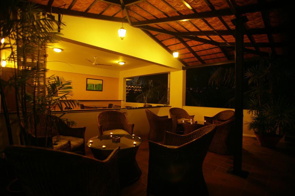 Justa Off Mg Road Hotel Bangalore Exterior foto